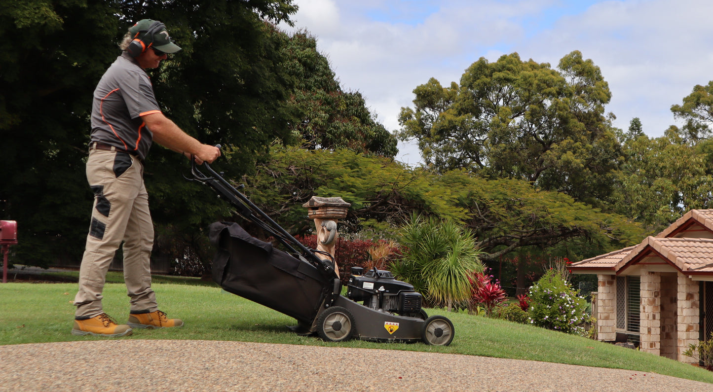 Mow & Trim Houseyard - Medium